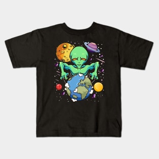 Space Day Alien Puppeteer Shifting Earth Planets Stars SciFi Kids T-Shirt